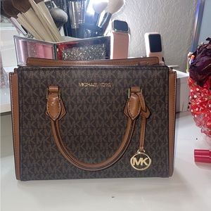 Only used once Micheal kors handbag